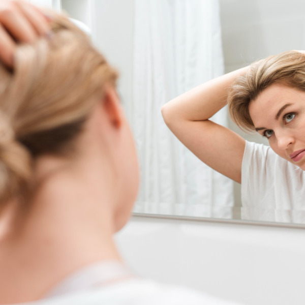 Jakie zabiegi fryzjerskie można wykonywać na włosach mocno uwrażliwionych?